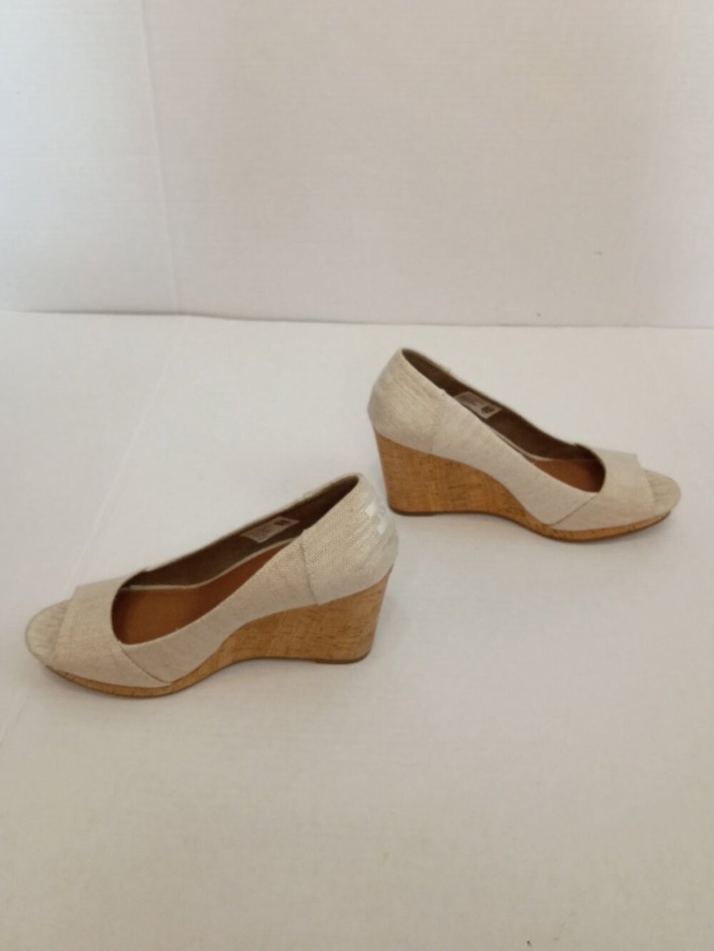 TOMS Stella Cream Tan Peep Toe Cork Wedges Size Women's 8 - Picture 3 of 7